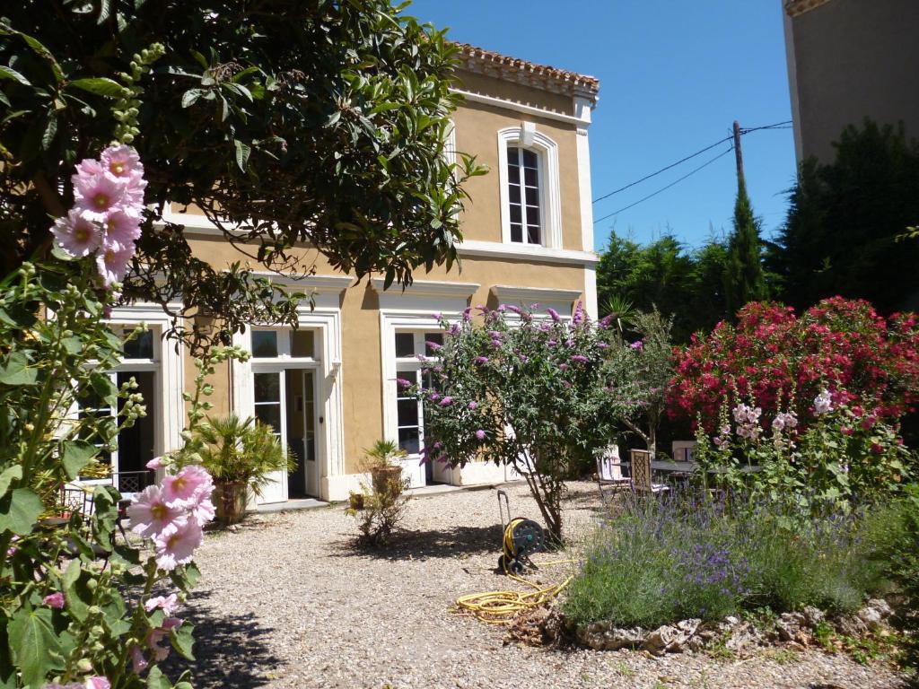 La Maison Des Palmiers Омс Екстериор снимка