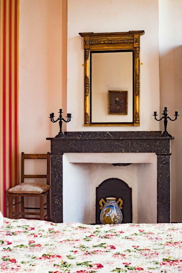 La Maison Des Palmiers Омс Екстериор снимка