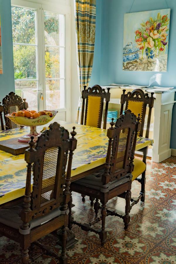 La Maison Des Palmiers Омс Екстериор снимка