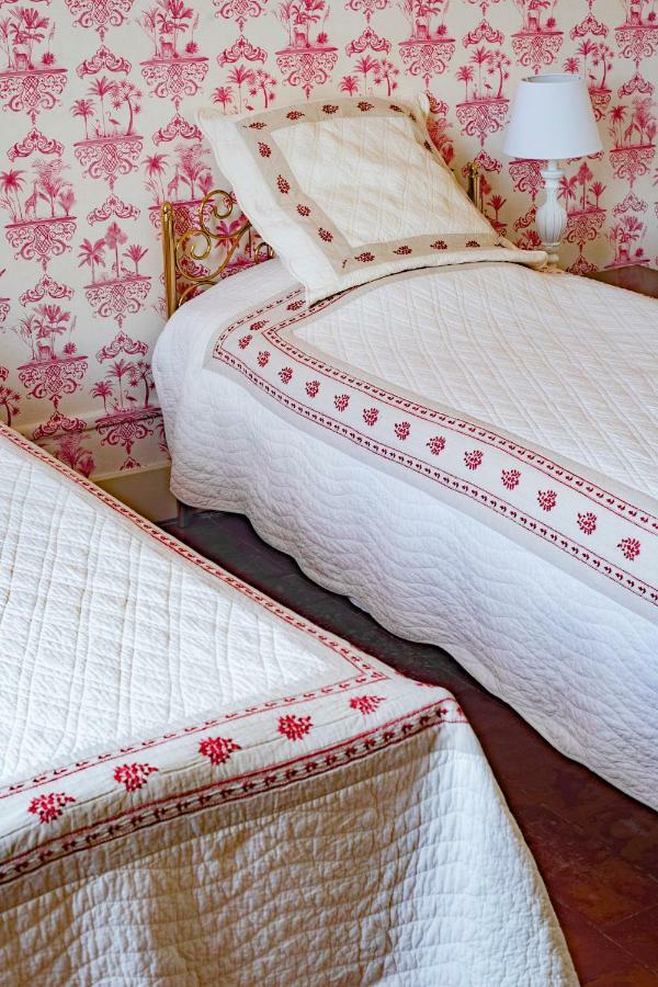 La Maison Des Palmiers Омс Екстериор снимка